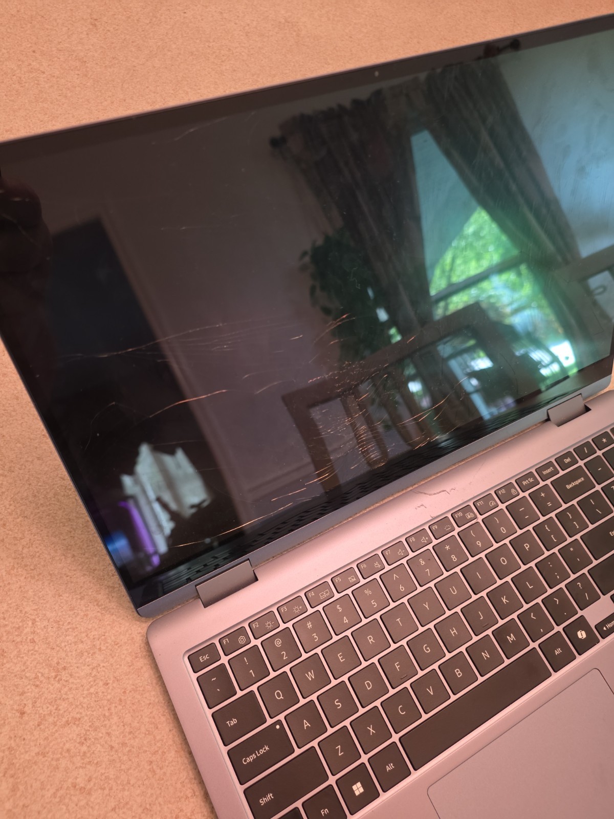 Samsung Galaxy Book Pro 360 15.6″ Laptop I7-1165G7, 16GB RAM, ***READ**** NO HHD