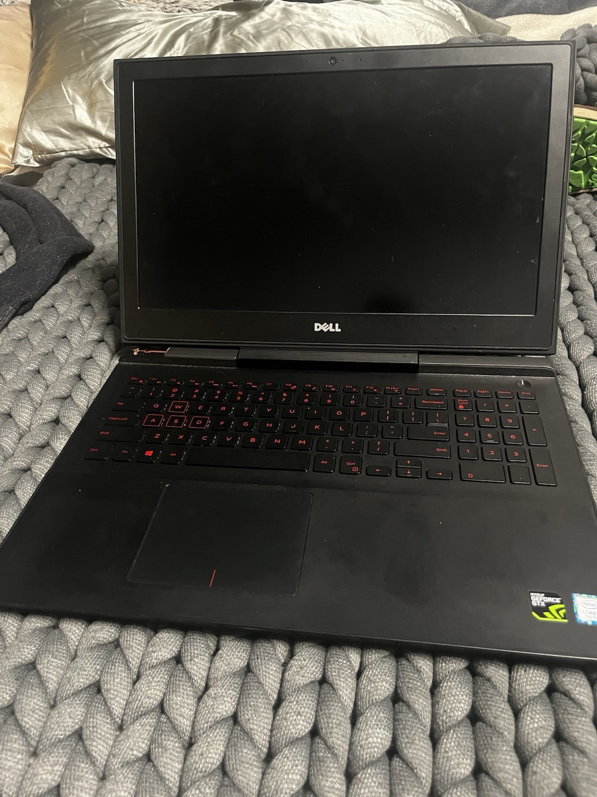 Dell Inspiron 15 7000 Gaming 15.6″ 1 TB HDD 8 GB RAM i5-7300HQ GTX 1050 SEE PICS