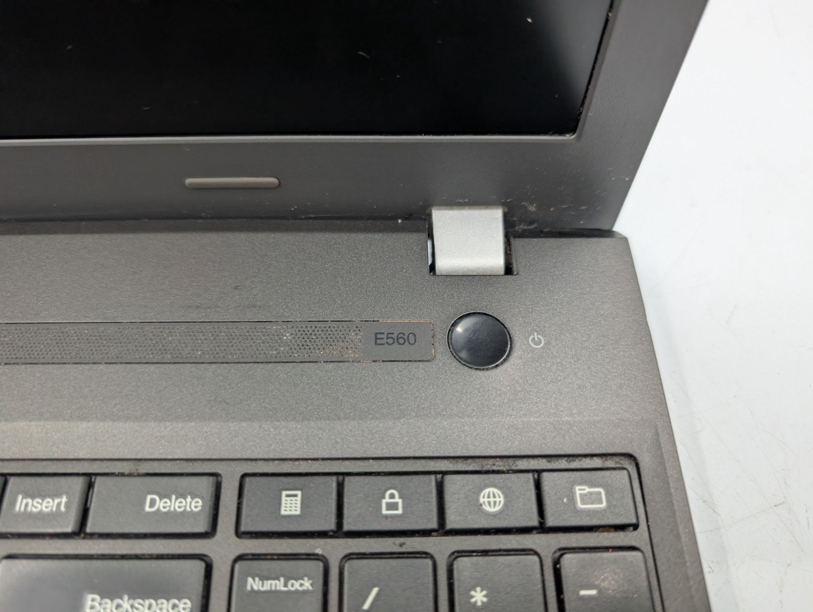 Lenovo ThinkPad E560 15.6″ Display Intel Core i5-6200U 2.30 GHz 4GB RAM Black