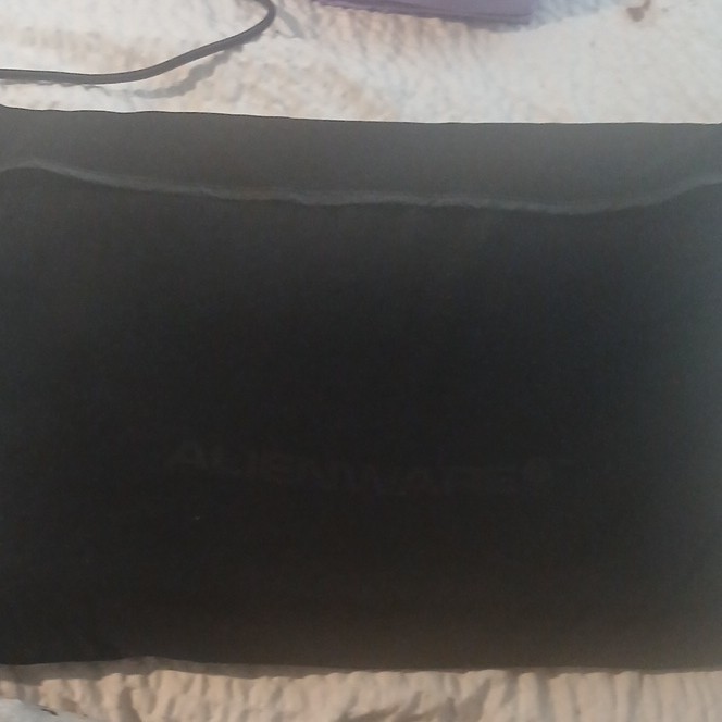 Alienware 17 Gaming Laptop i7-2700MQ 2.20GHz 16GB RAM 756.6GB HDD Win10