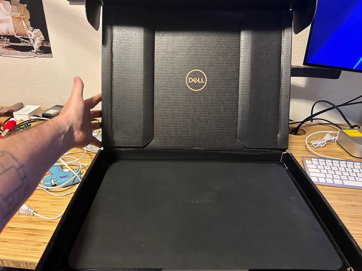 NEW Dell Precision Laptop 5690 – 2Tb HD – 32 Gb RAM – 16 GB NVIDIA RTX 5000 Ada