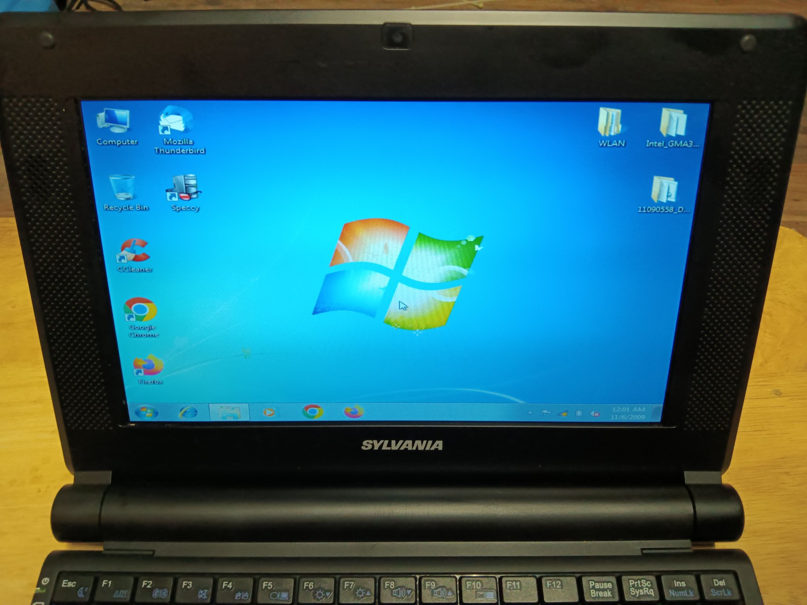 Sylvania SYNET582-BK / Atom N450 1.66ghz/2gb/160gb/Windows 7 Home/9″ Lcd/ Vga