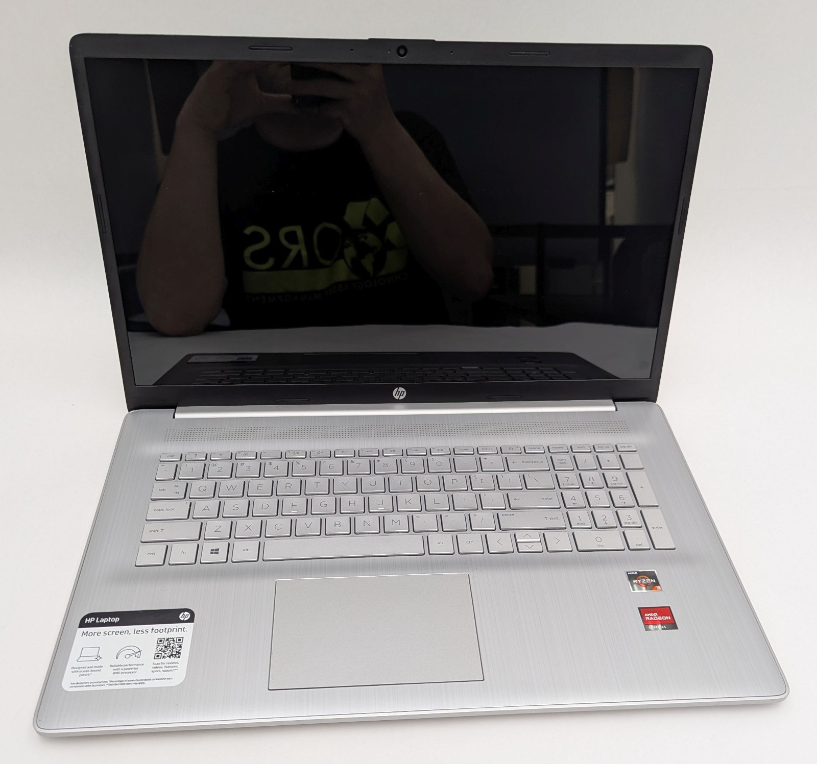 HP 17-cp0056nr 17.3″ Touch Laptop Ryzen 3 3250U 2.60GHz 16GB RAM 256GB SSD Win11
