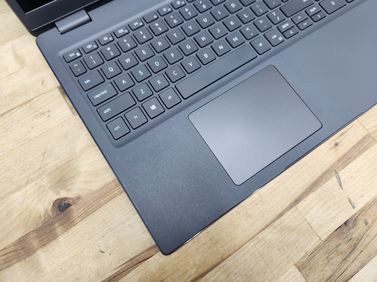 Dell Latitude 3510 15.6″ i5-10210U 16GB RAM 256GB SSD Windows 11 Pro ~