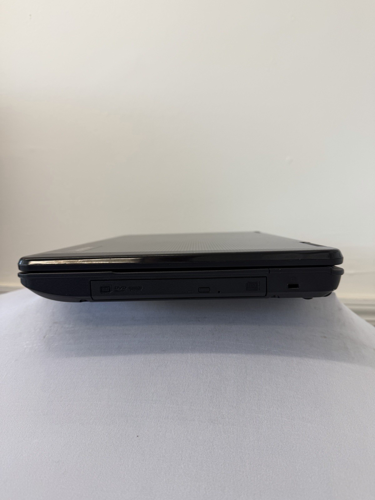 EMachines E527-2537 Laptop – Intel Celeron 900 – RAM 6 GB – Read Des