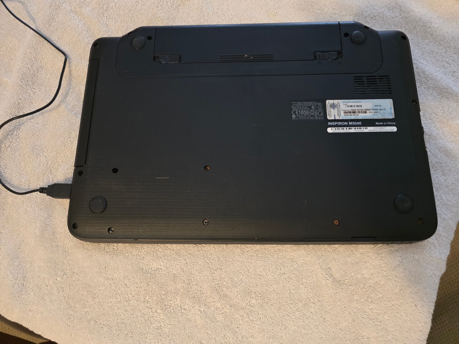 Dell Inspiron M5040 Win 10, AMD E-450, 4GB RAM, 500 GB SATA, DVD+/-RW