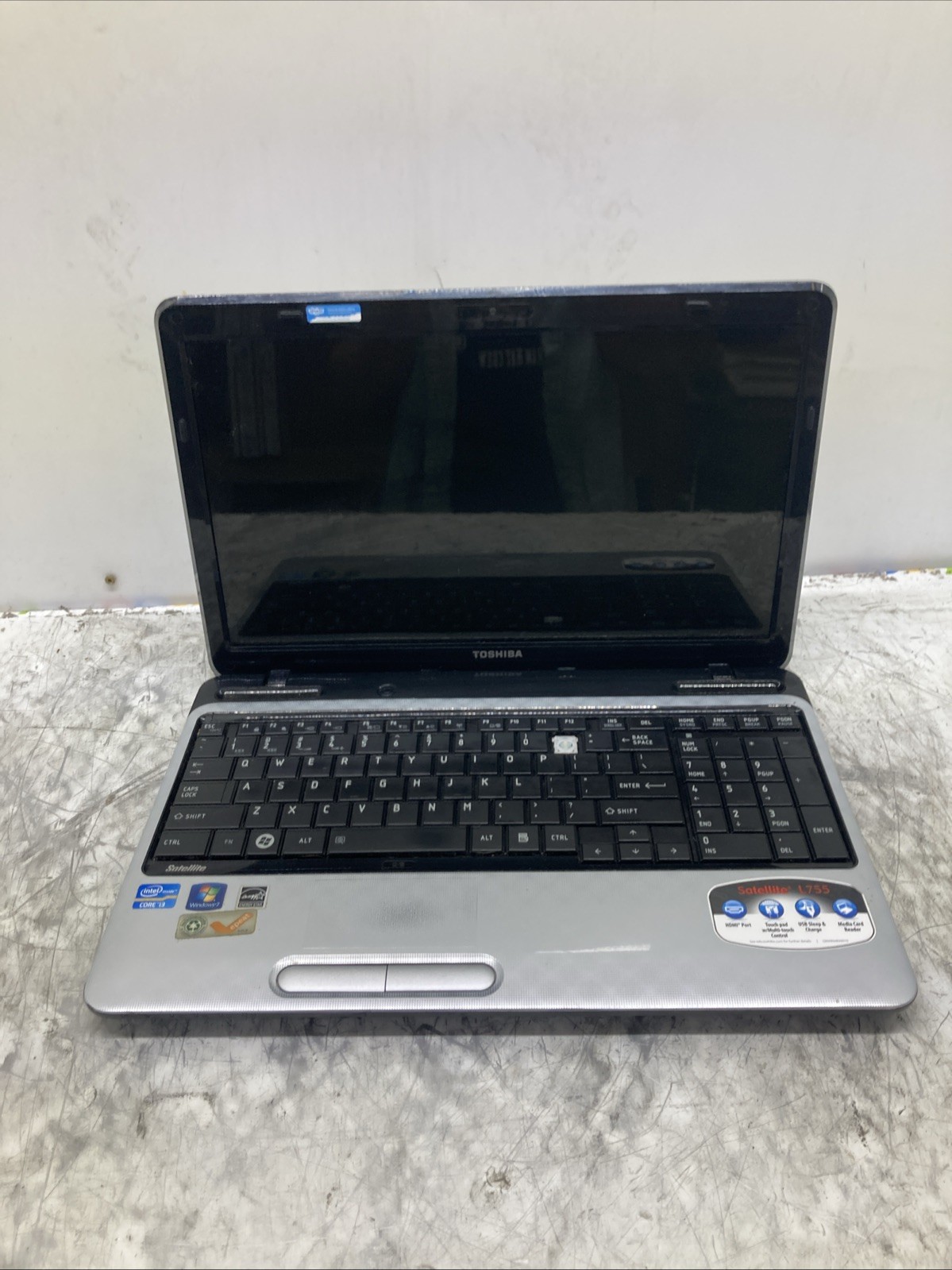 Toshiba Satellite L755-S5151 i3-2350M 2.30GHz 4GB no HDD Boot to BIOS