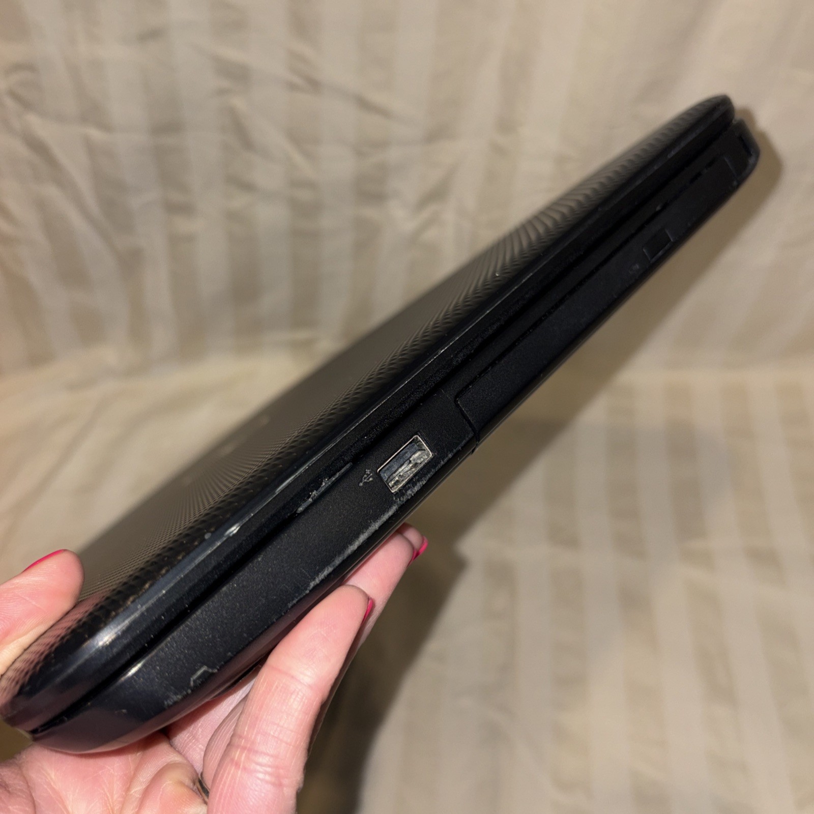 Dell Inspiron 17 3721 17.3″ Laptop Intel Core i3-3227U 4 GB, 500 GB, Win 10 Home