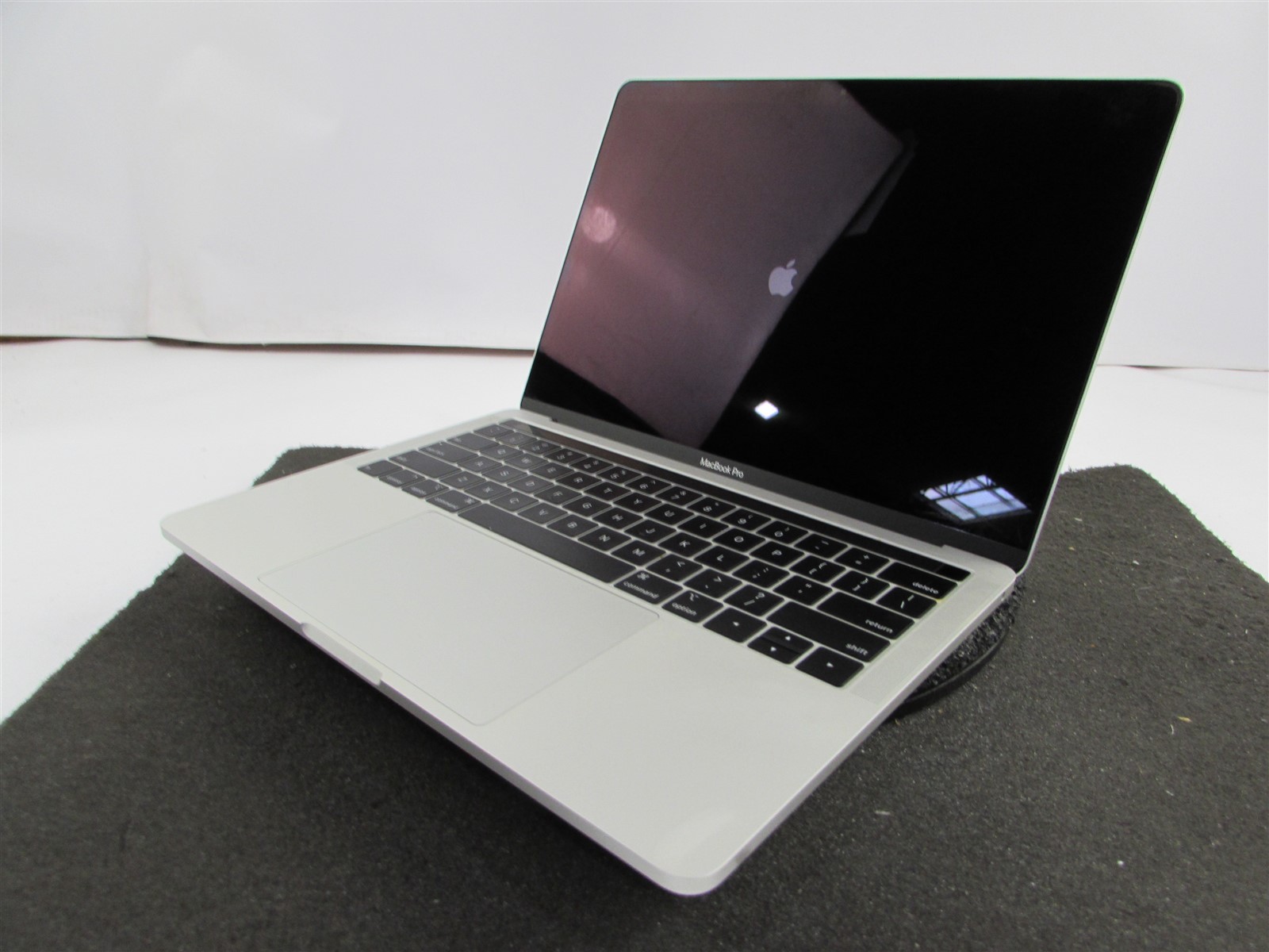 APPLE MACBOOK PRO A2159 2560X1600 CORE I5-8257U 128GB SSD 16GB RAM NO O.S
