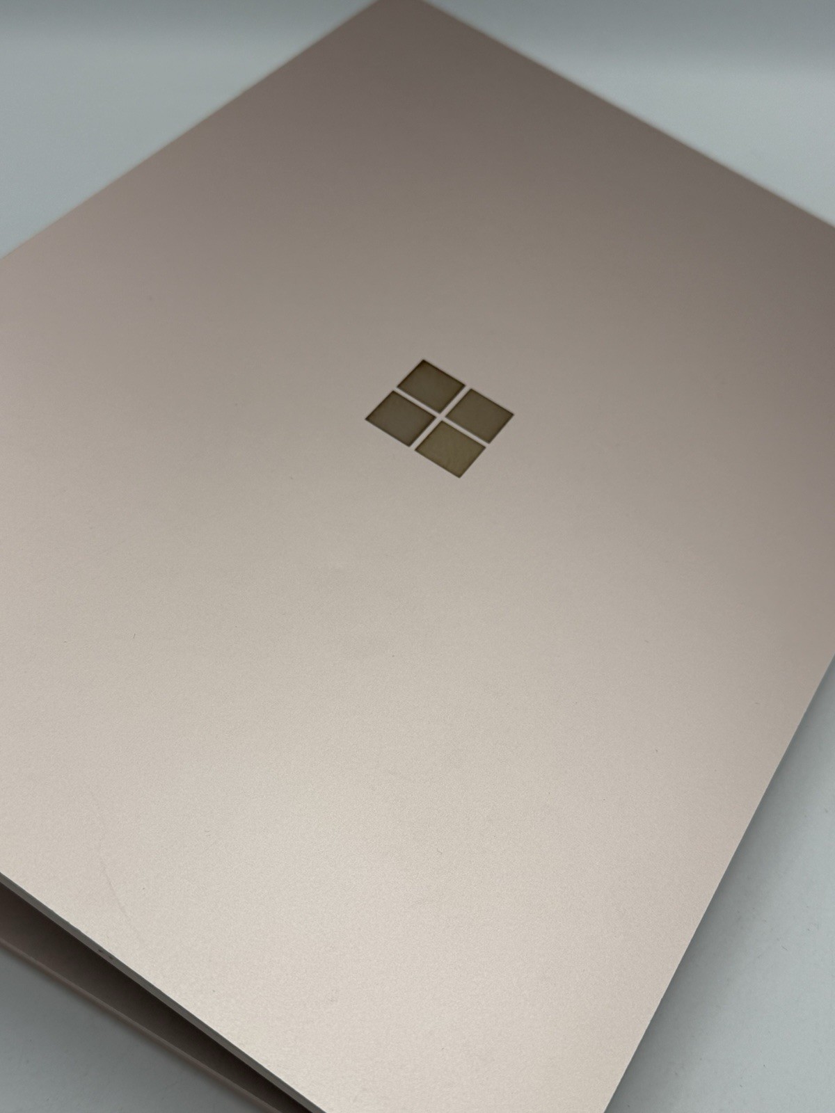 Microsoft Surface Laptop 4 13.5” Sandstone – Ryzen 5 | 16GB RAM | 256GB – 56C