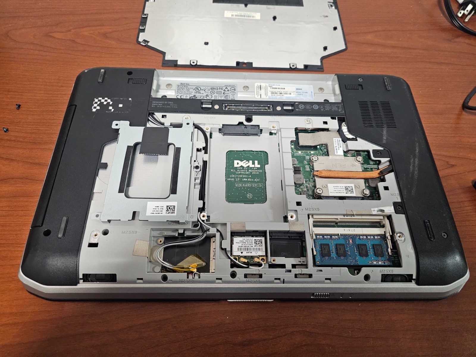 DELL Latitude E5520 Laptop (15.6″, i3-2350M, 2 GB/No SSD, No OS) – READ!