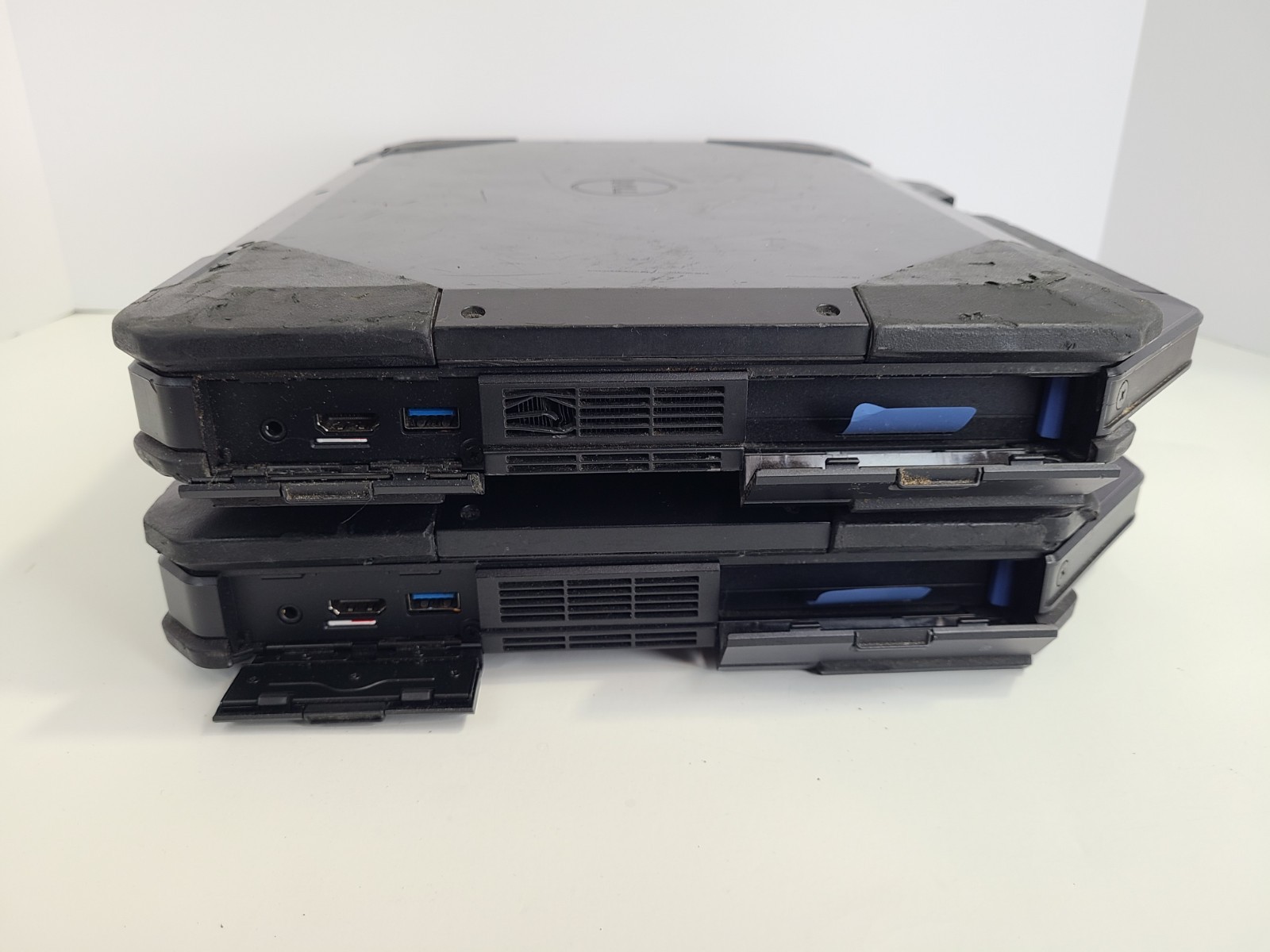 Lot Of 2 For Parts Dell Latitude 5414 Rugged 14″ i5-6300U 2.40GHz 8GB RAM No SSD