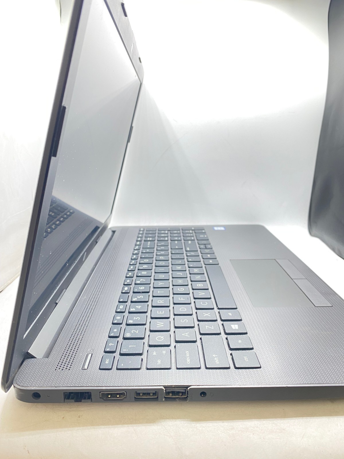 HP 250 G7 Notebook 15.6″ Laptop Intel Core i5-8265U 1.6GHz 8GB RAM 256GB SSD