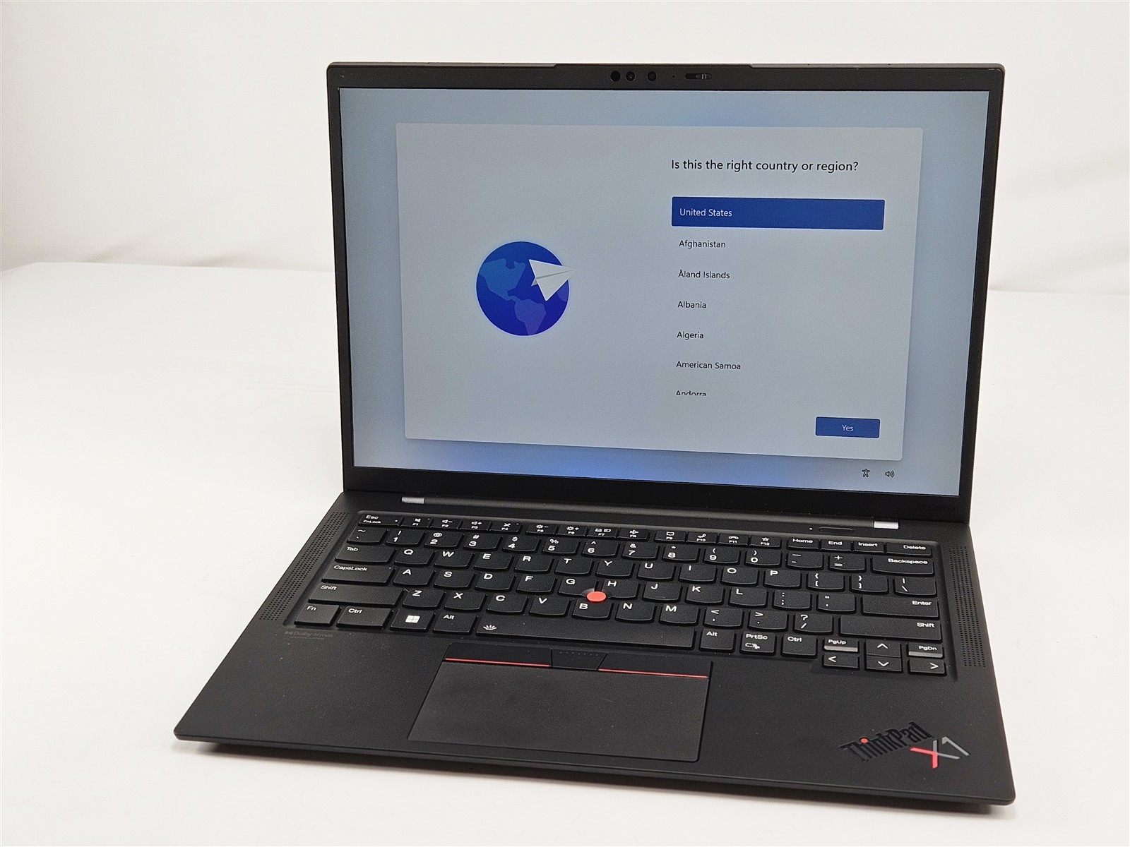 Lenovo ThinkPad X1 Carbon Gen 10 Black 14″ Core i7-1265U 16GB RAM 512GB NVMe SSD