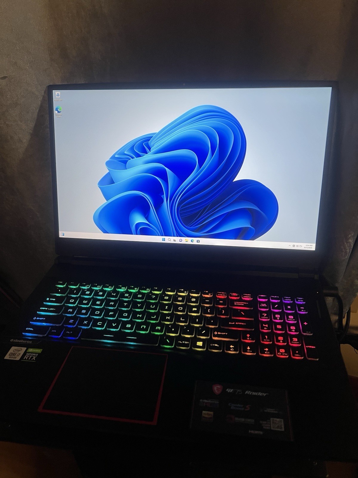 MSI GE75 Raider 10SFS 17.3” i7-10750H RTX 2070 SUPER 16GB 512GB Gaming Laptop