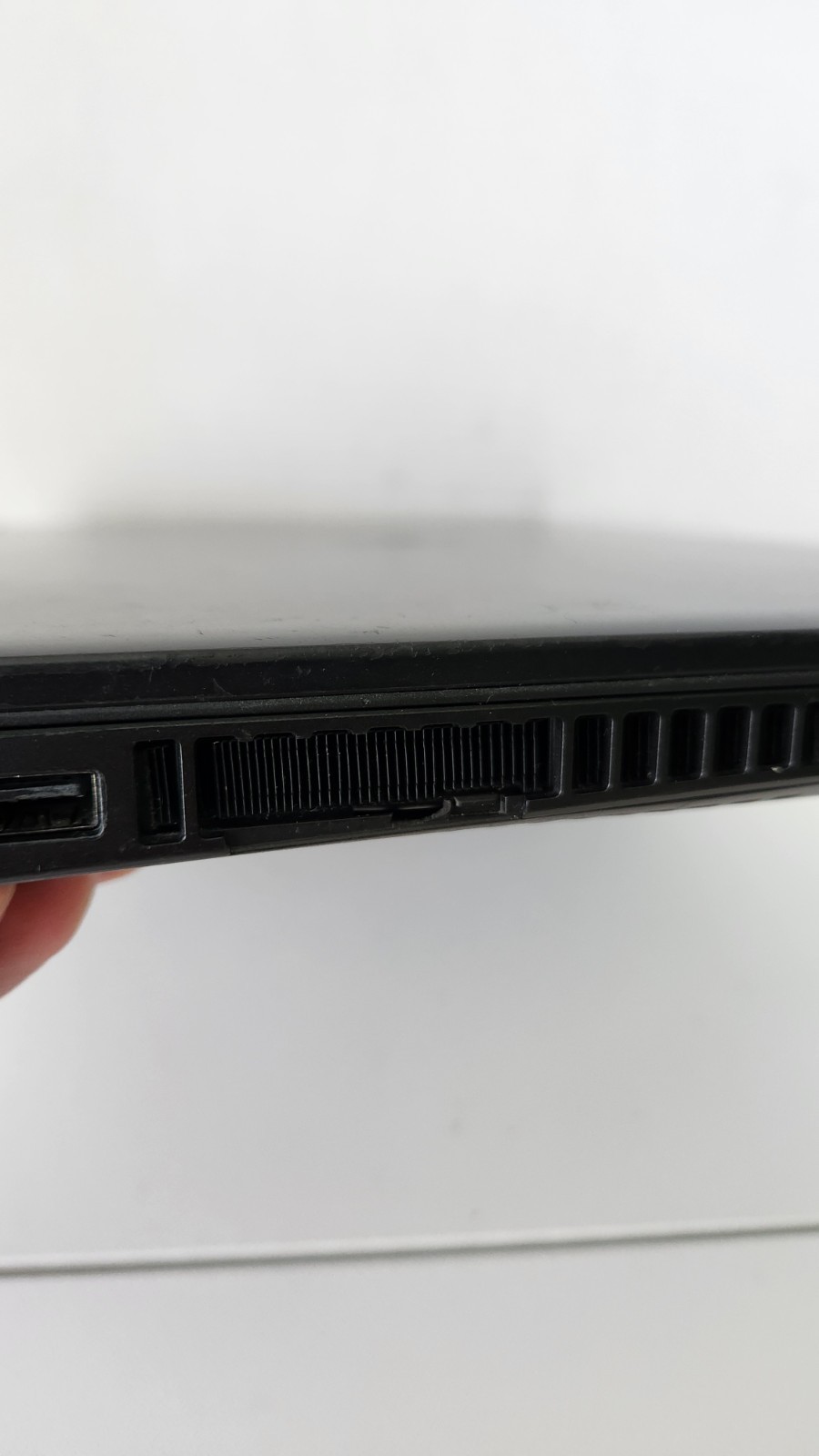 Dell Latitude E5470 14″ Laptop i7-6820HQ 4GB RAM No HDD/SSD BOOTS TO BIOS