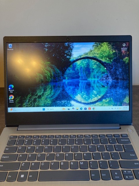 Lenovo IdeaPad 3 14IML05 14″ Laptop 4 GB Intel Pentium CPU 6405U 2,4GHz 119GB