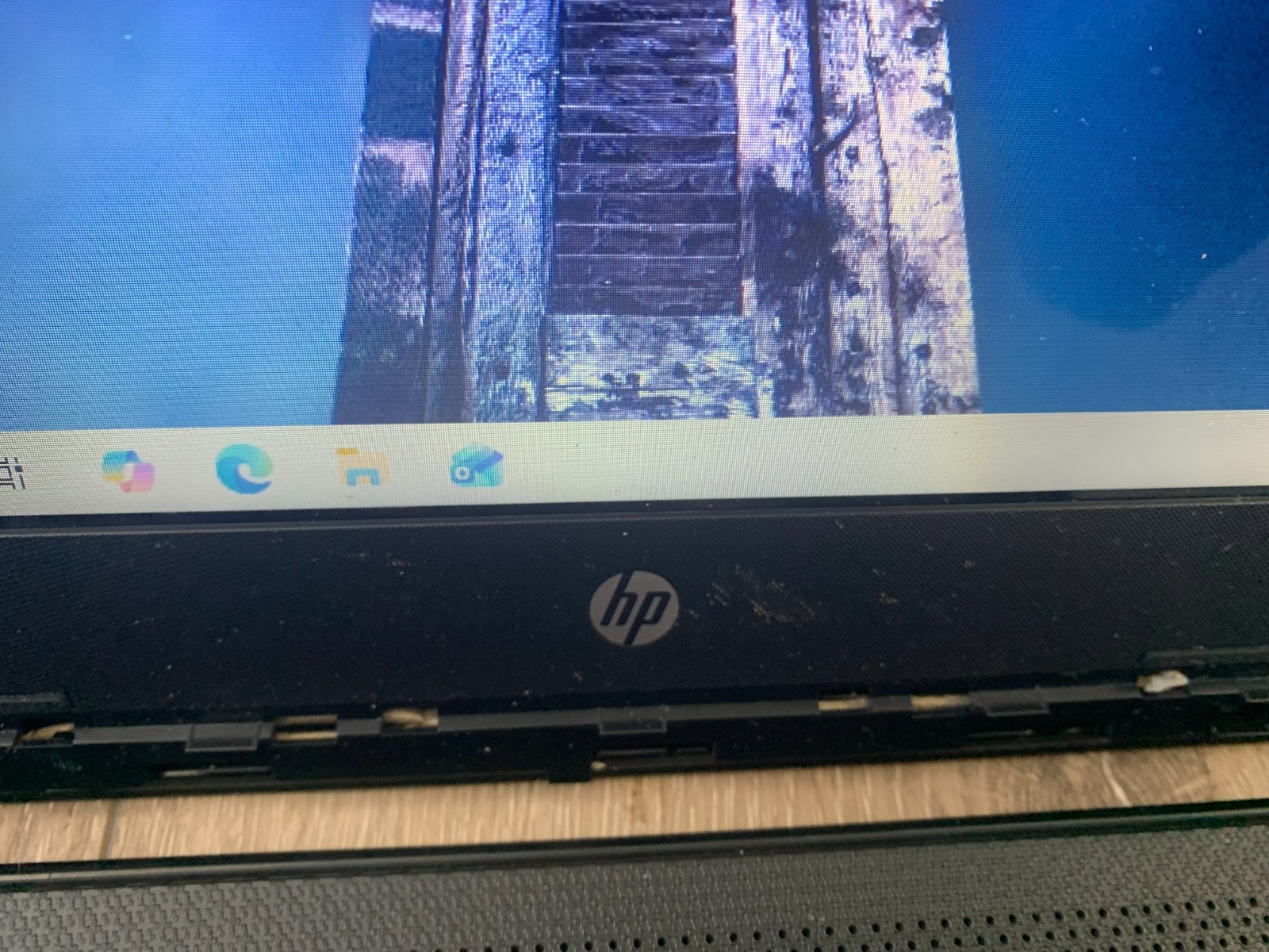 HP 14-fq0013dx 14″AMD Athlon Silver 3050U 2.30Ghz 4GB RAM 128GB SSD Win 10 Home