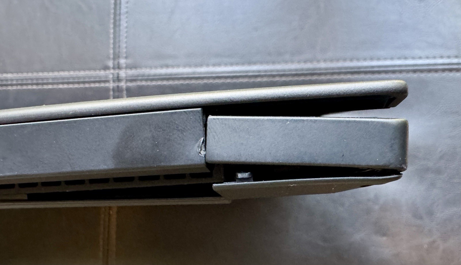 Thinkpad P1 Gen 5 i7-12700H 32GB 1TB RTX A2000 4k UHD Win11 — See Hinge Issue