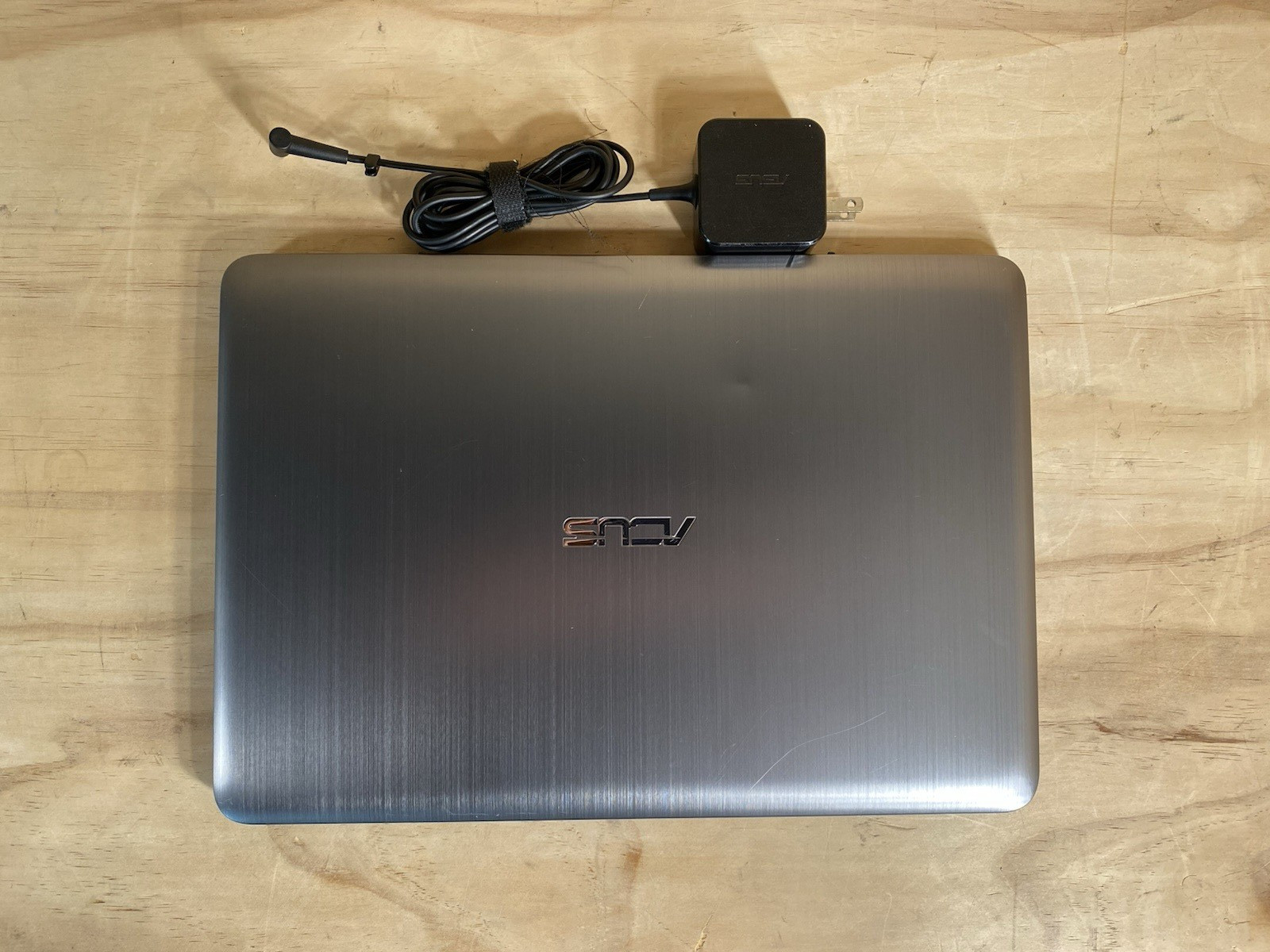 Asus E403S 14″ Laptop Pentium N4200@1.1 GHz/4Gb/120Gb SSD/Win 11 Home