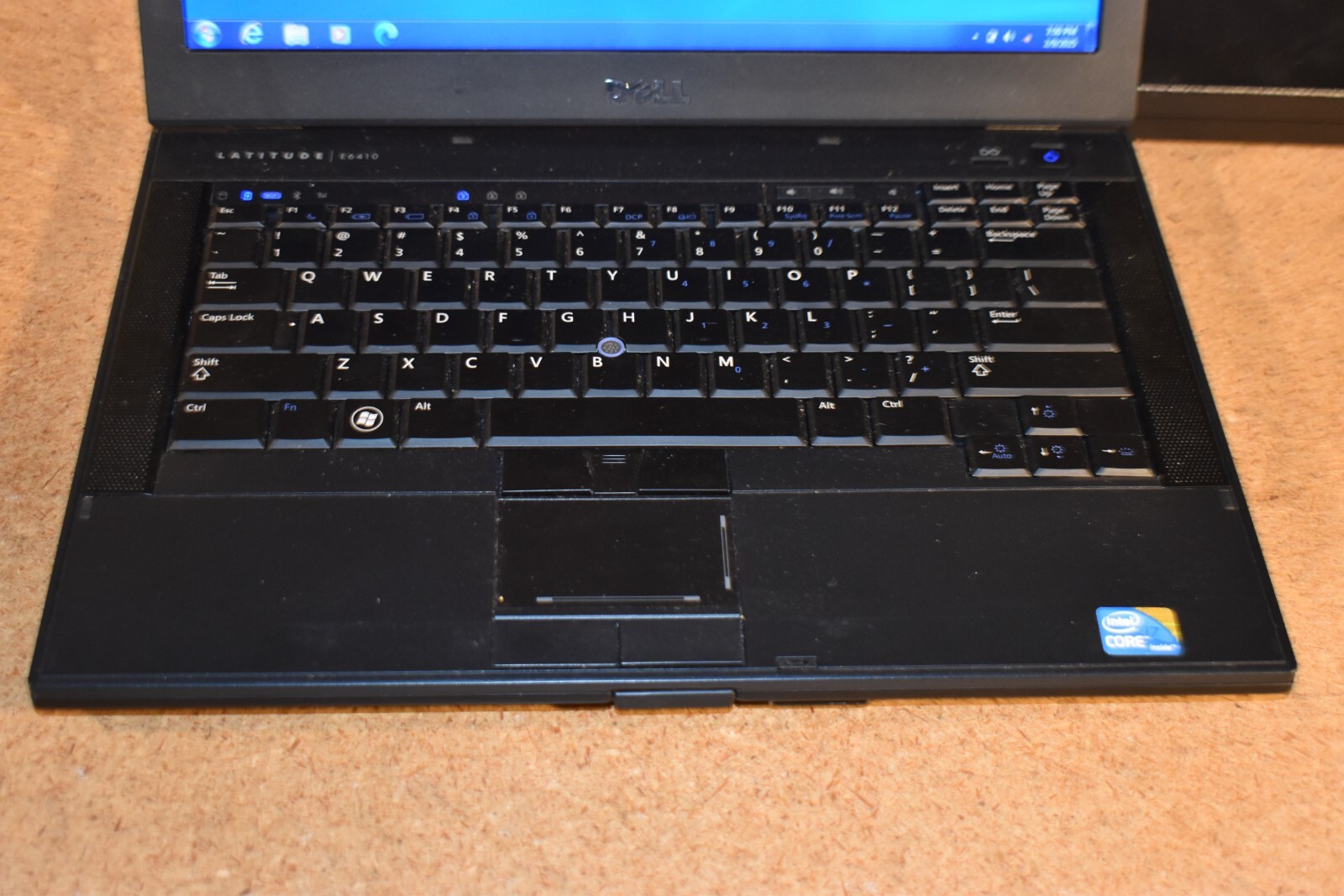 Dell Latitude E6410 Intel Core i7-620M 4GB RAM 250GB HDD Windows 7 Pro 32-bit