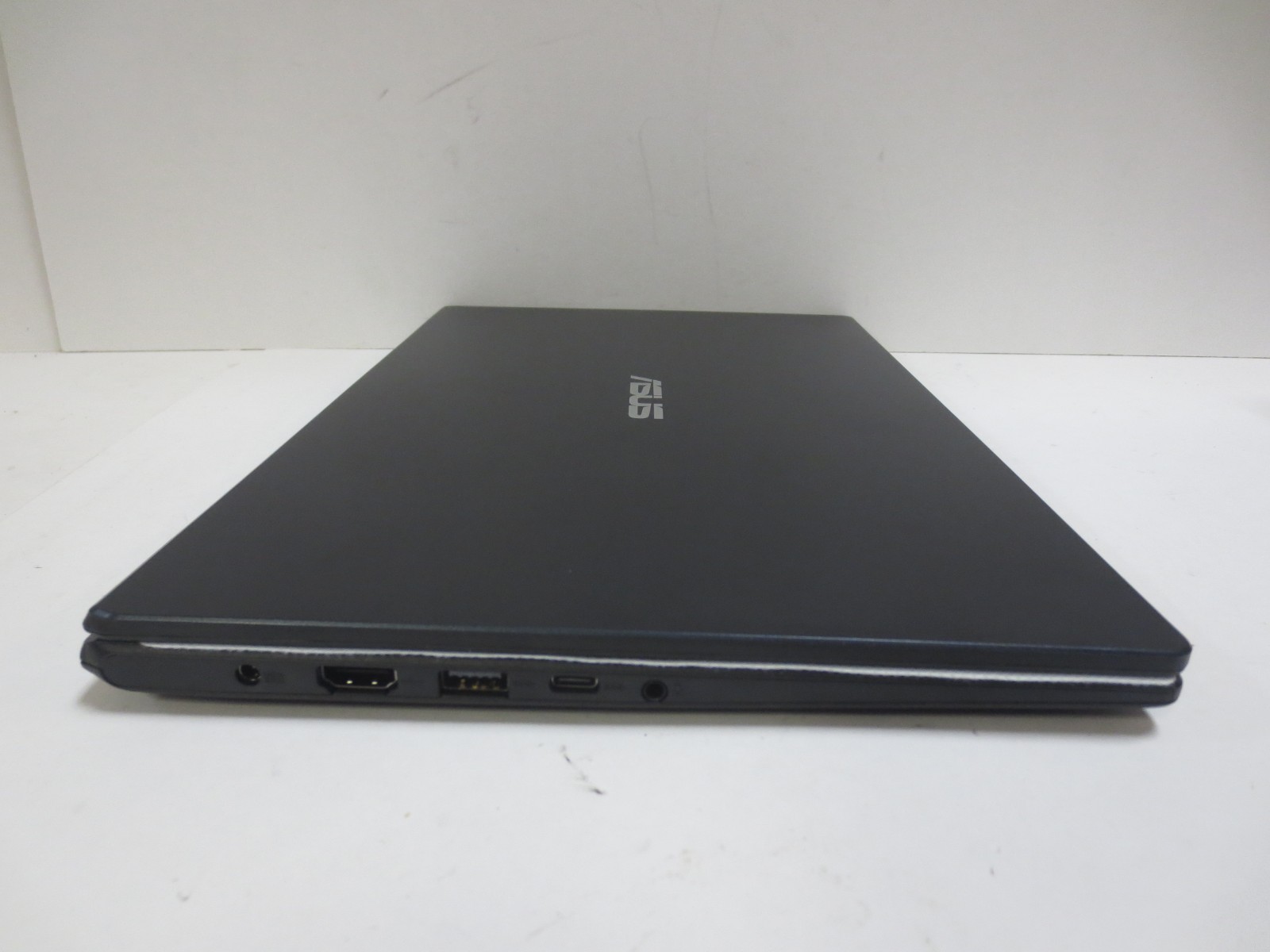 ASUS 14 E410KA-PM464 Intel Pentium Silver N6000 4GB RAM 64GB SSD