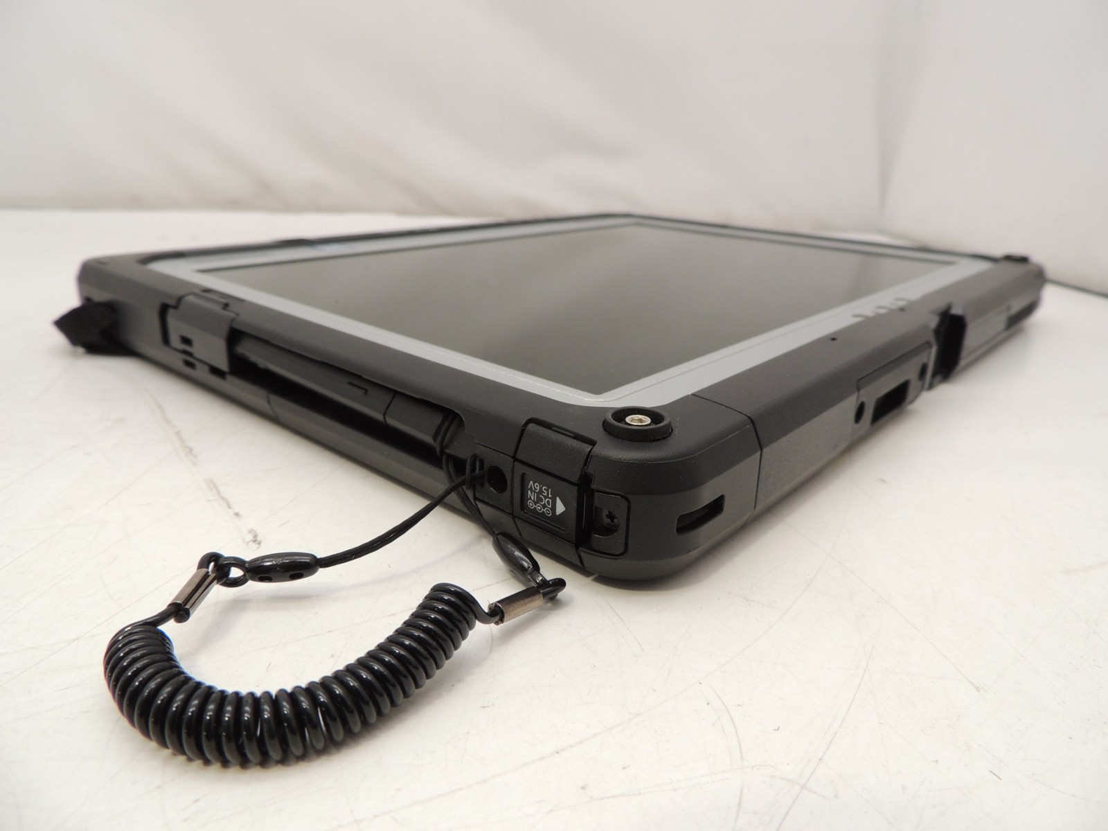 2050 Hrs Panasonic Toughbook CF-33 Mk1 12″ i5 7300U 8GB 512GB LTE Windows 10