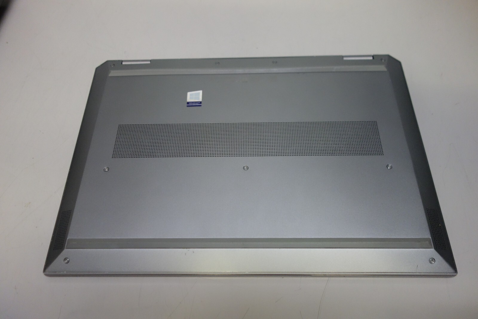 HP ZBook Studio G5 15.6″ i7-8750H 2.2GHz 32GB/512GB m2 SSD UBUNTU Laptop + AC