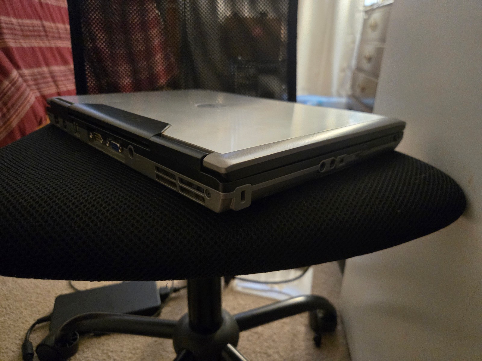 Dell Precision M2300: C2D T7250, 4GB RAM, WXGA+, WinXP Pro SP3, 320GB HDD