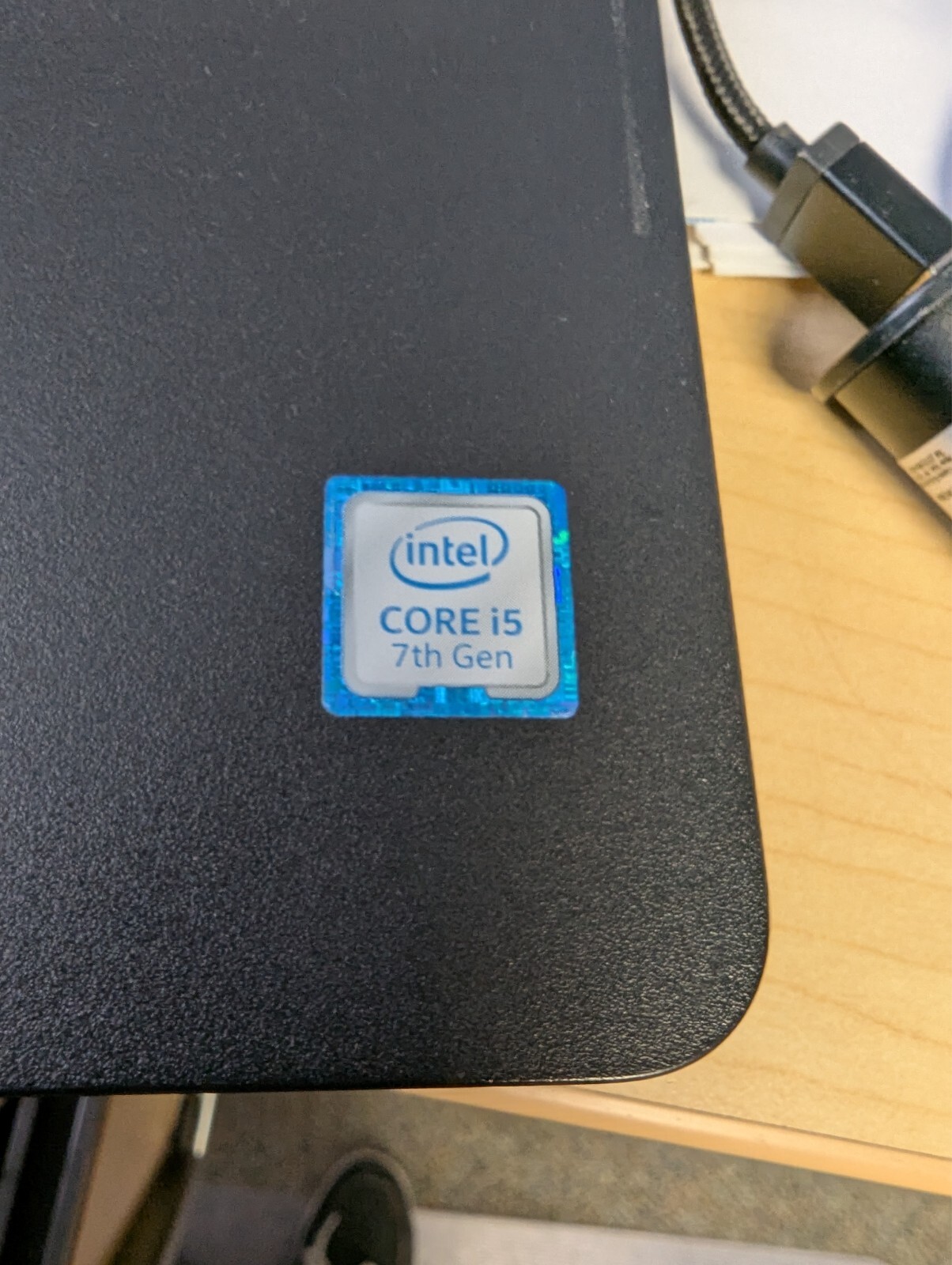 Dell Latitude 3580 15.6″ (Intel Core I5 , 250 GHz), 4 GB RAM, 500 GB HDD