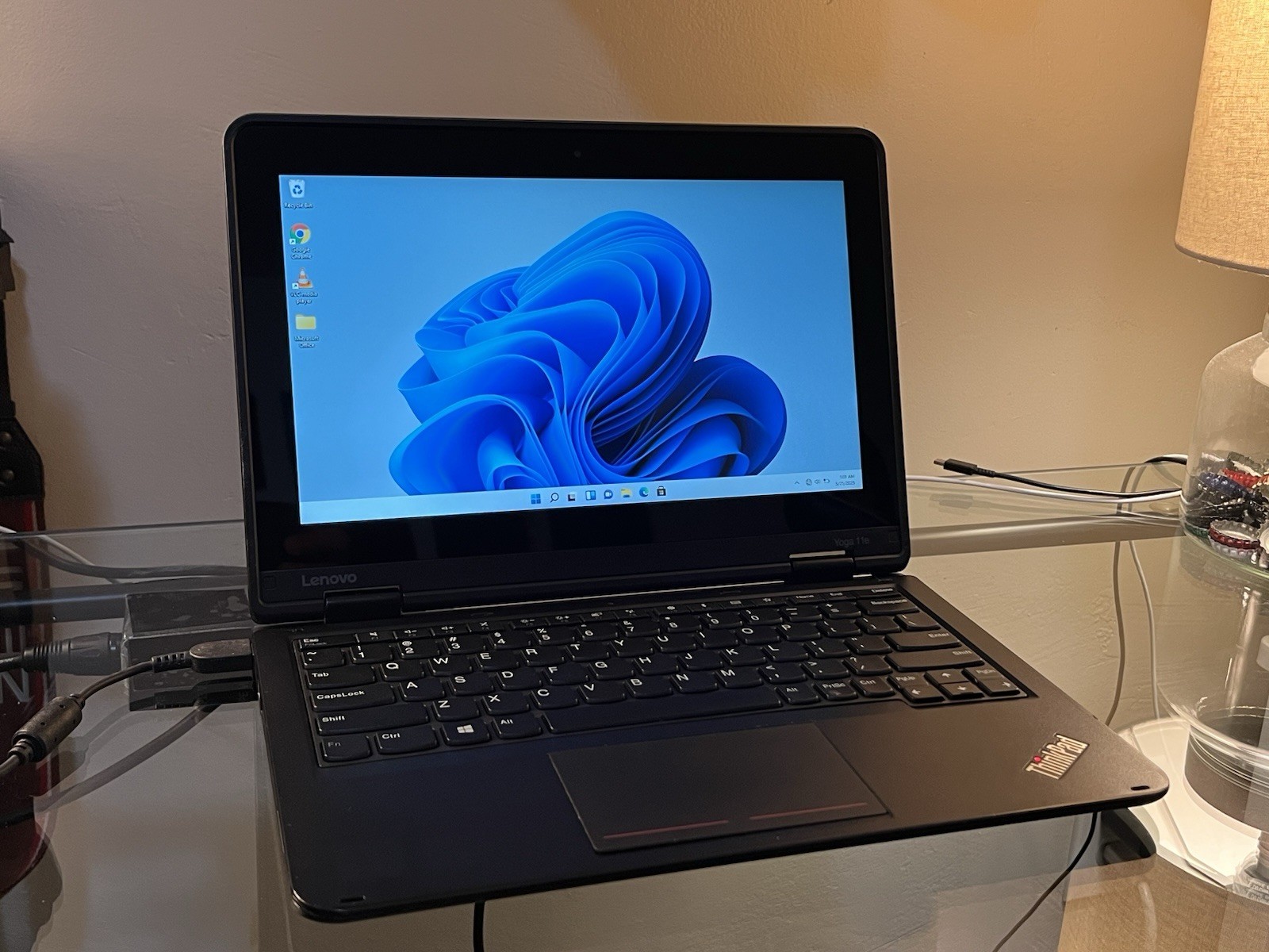 Lenovo Thinkpad Yoga 11e 4th gen core i3 7th gen Windows 11 16gb RAM