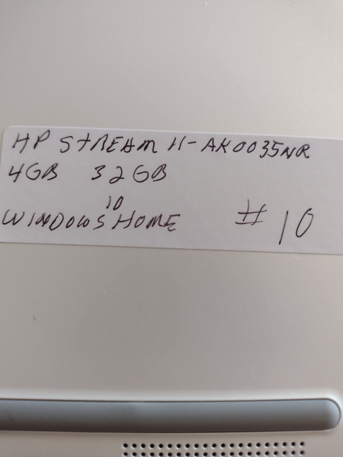 HP Stream 11-ak0035nr Intel Celeron N4020 1.1-2.6Ghz/4GB/32GB/11.6″ NICE NEW BAT