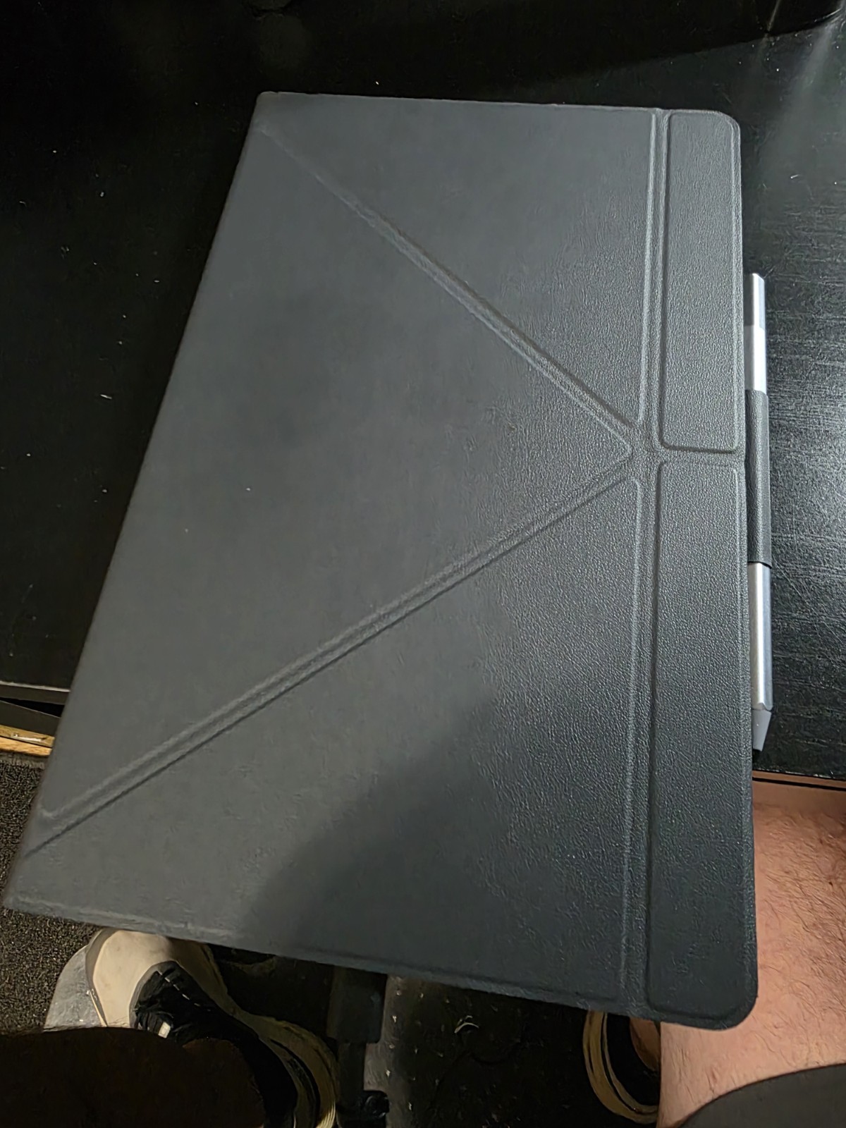 Lenovo Tablet P11 – Storm Grey Shattered Screen Corner…still Works With Pen