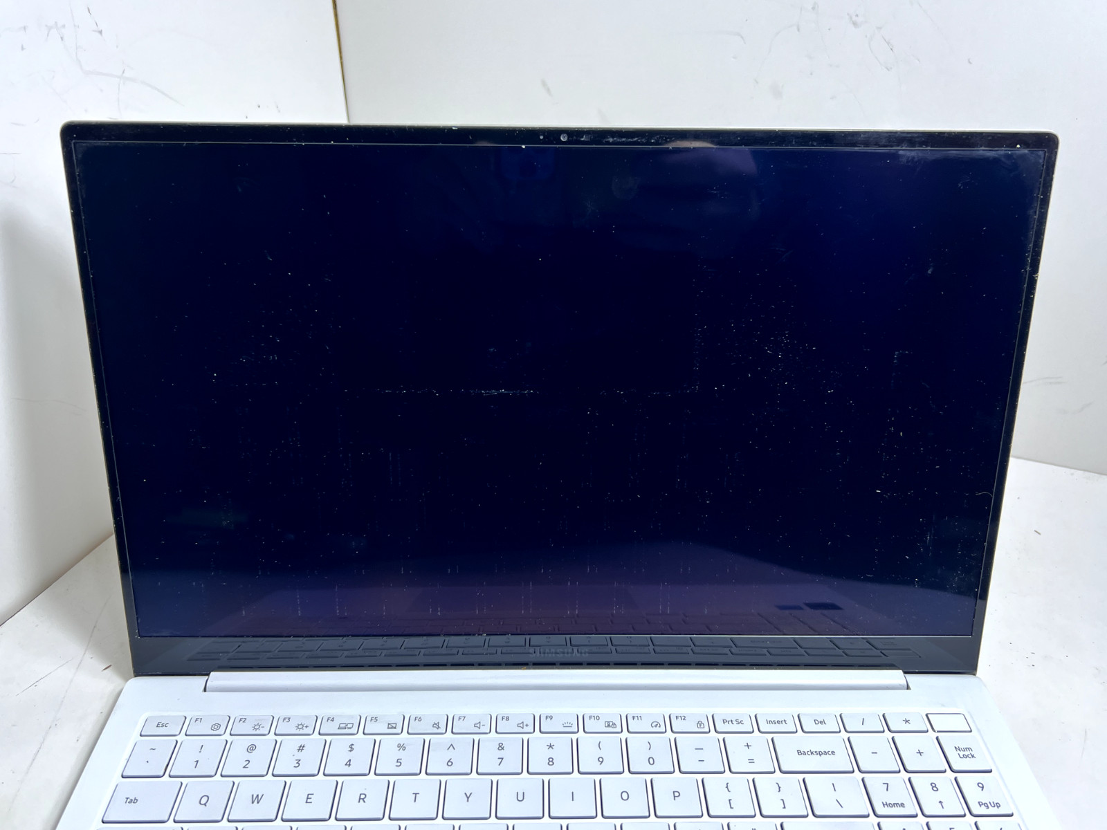 Samsung Galaxy Book Pro NP950XDB 15.6″ i7-1165G7 2.80GHz 16GB 256 GB SSD Win 11