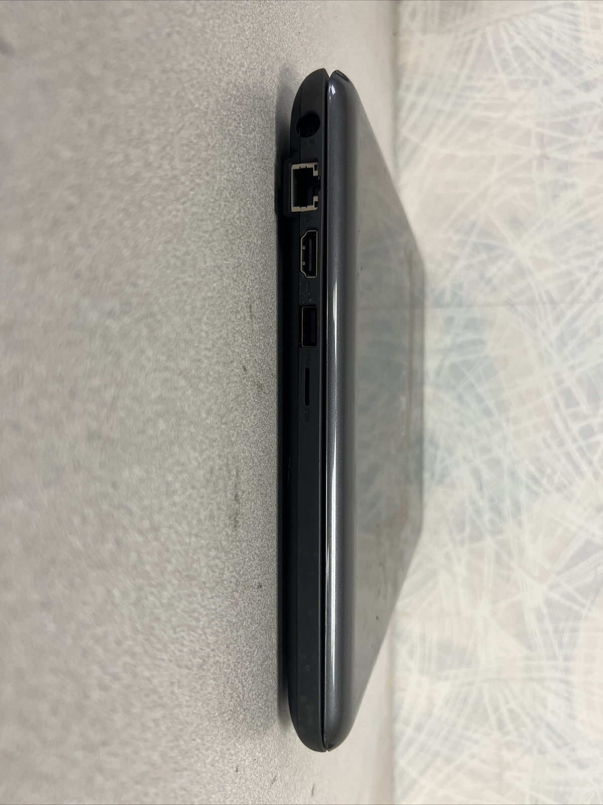 Dell Latitude 3380 Laptop – i3-6006u – 4GB RAM – NO HDD – BAD BATT – PARTS