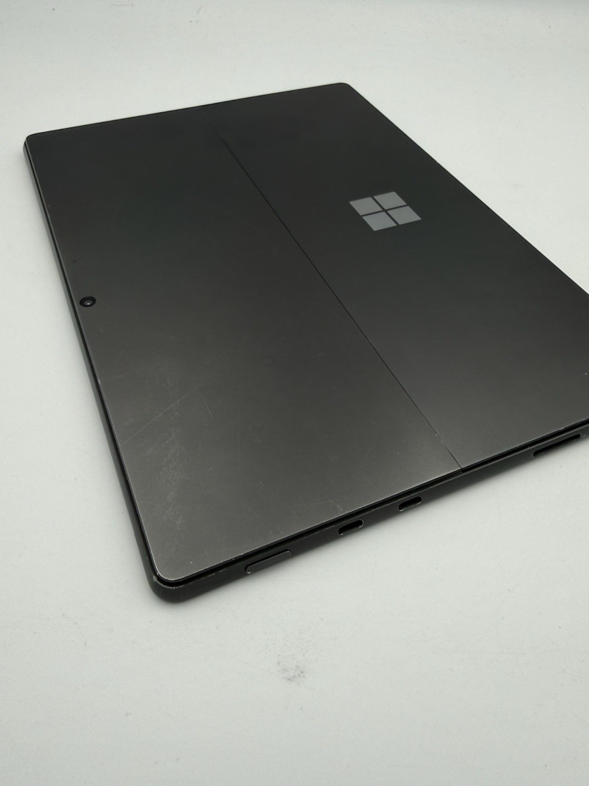 Microsoft Surface Pro 8 13” – i5 11th Gen | 8GB RAM | 256GB SSD (READ DESC) 39C