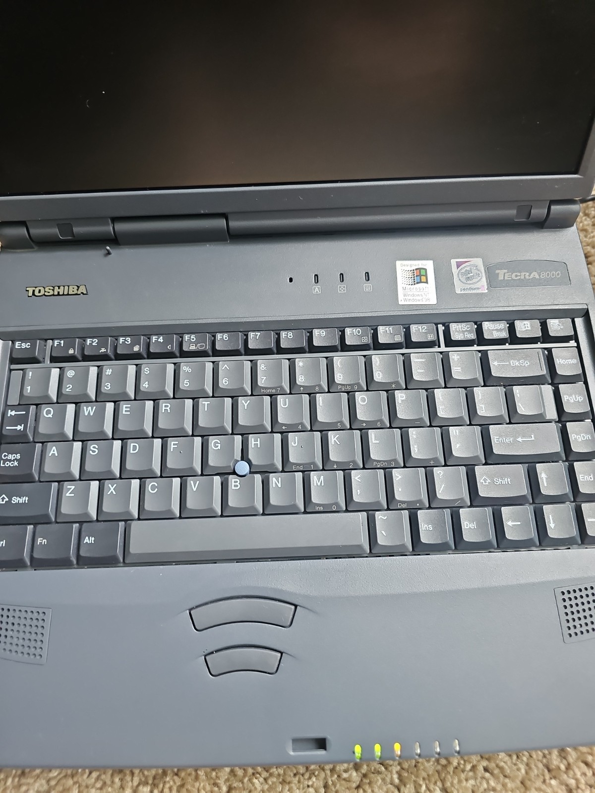 VINTAGE Toshiba Tecra 8000 Laptop Intel Pentium II, 300MHz TESTED WORKS NO HDD