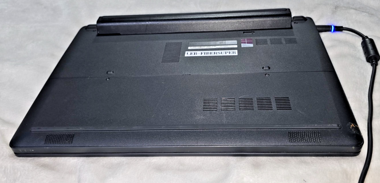Dell Laptop Latitude 3570 BLACK Built-in Webcam w/ Power Adapter Working