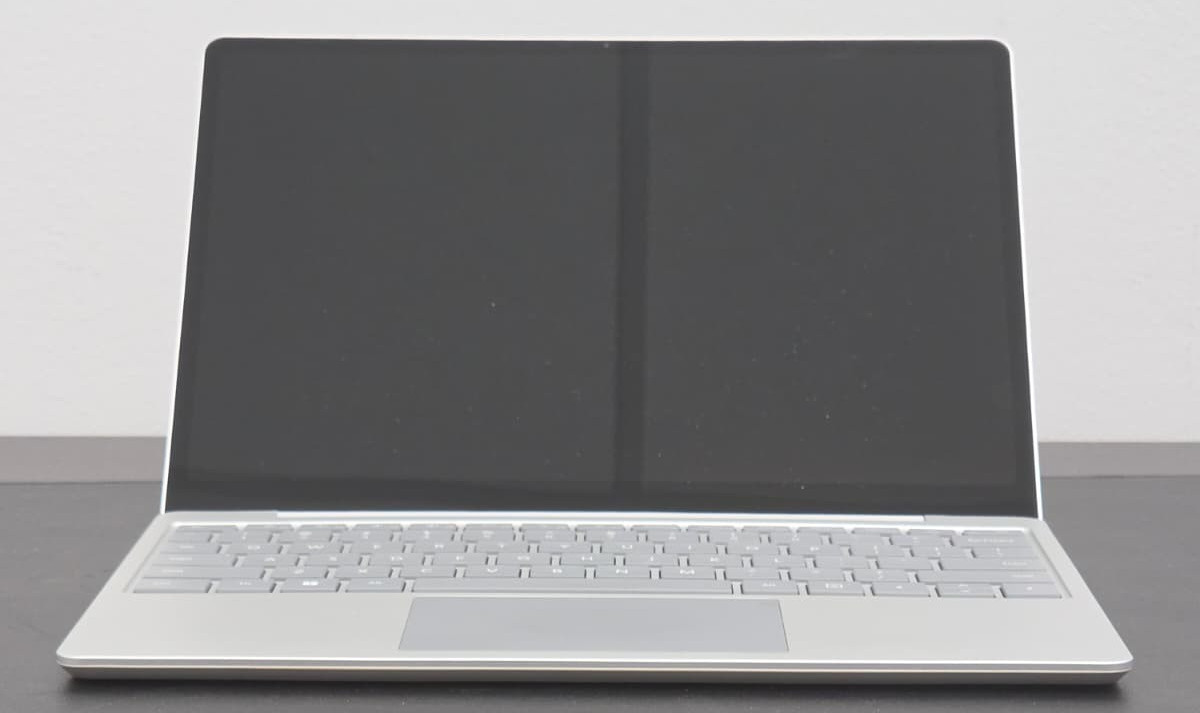 Microsoft Surface Laptop Go 2 – 12.4″ – i5-1135G7 16 GB Ram 256GB SSD Win 11