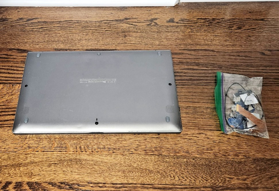 LG GRAM 15Z980, broken screen, 16GB RAM, no SSD, parts only, sold as is