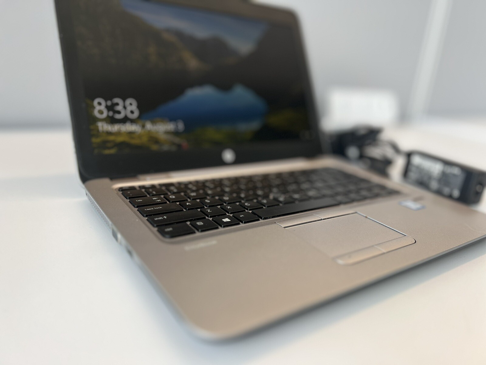 HP EliteBook 820 G4 12.5″ i7-7600U/ 8GB RAM/ 256GB SSD/ Windows 10