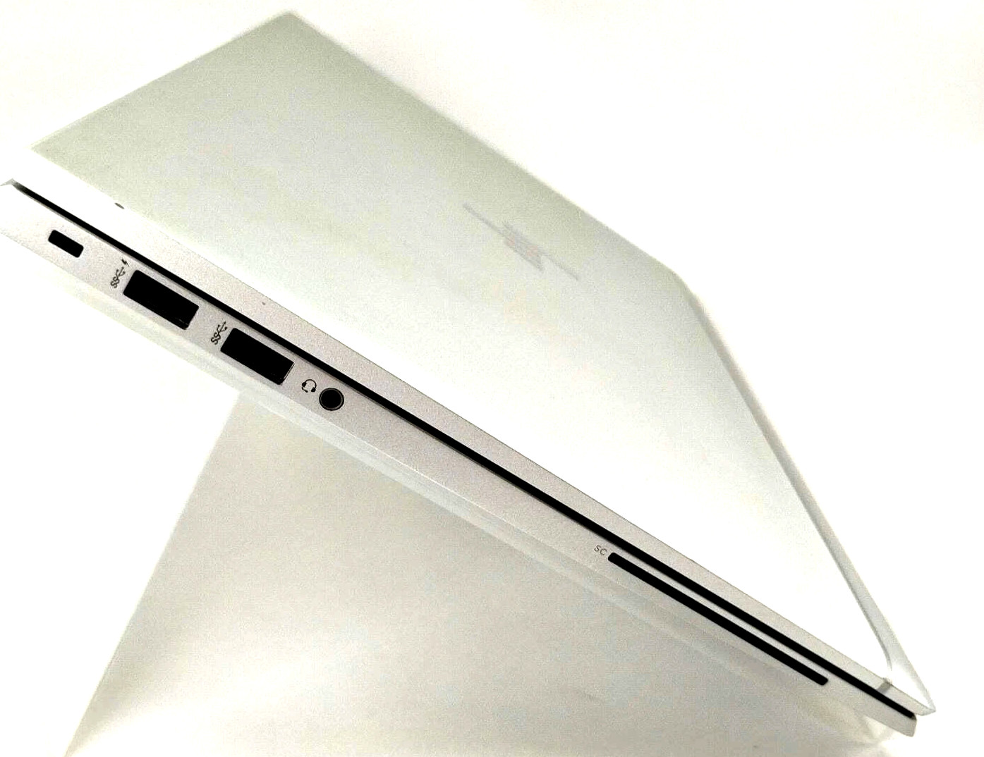 HP EliteBook 840 G8 i5-1135G7 8GB RAM 256GB SSD win 11 Adapter included