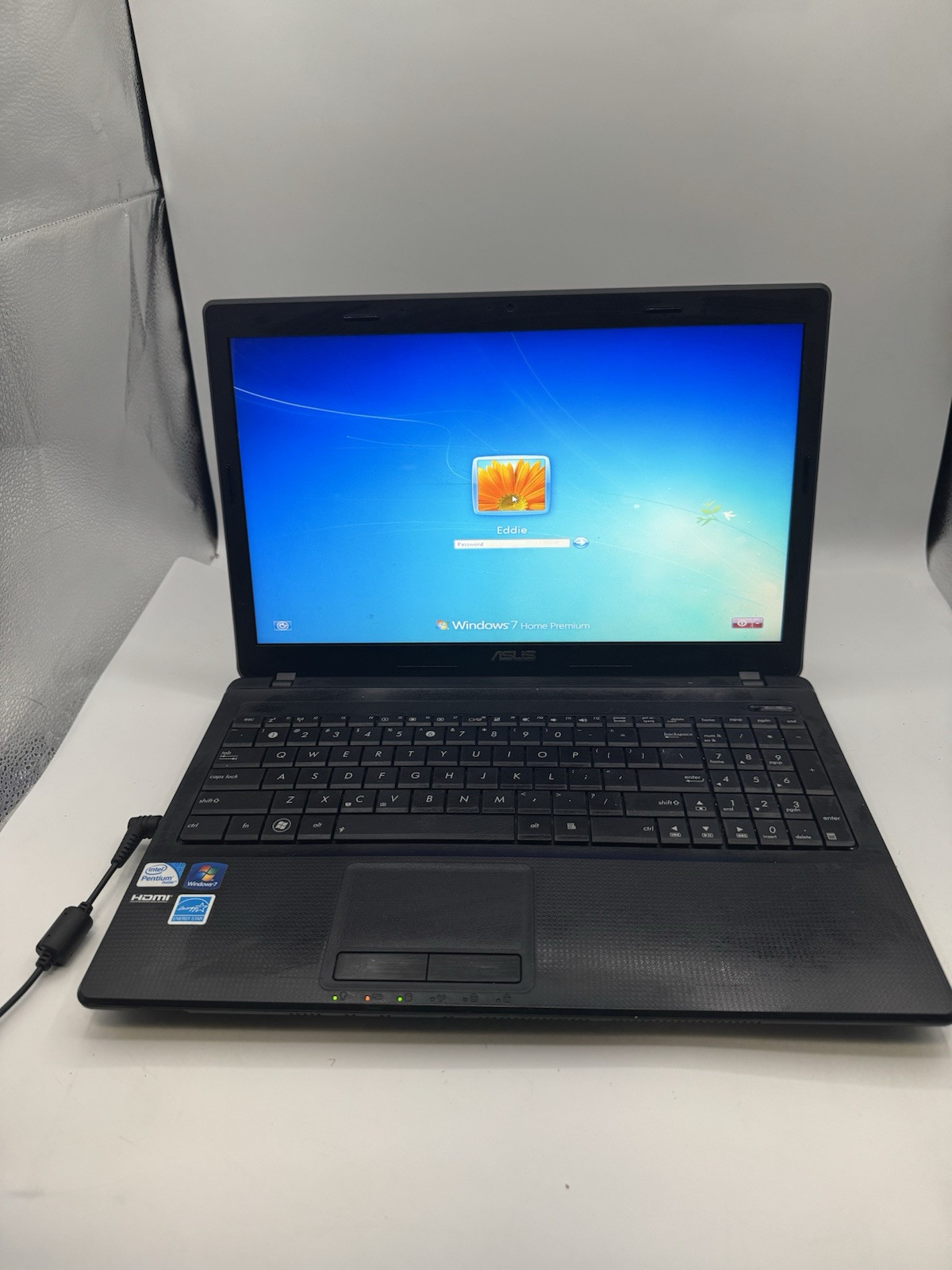 Lot Of 2 Laptops Toshiba Satellite A105-S2081 & ASUS X54C Powers On Locked