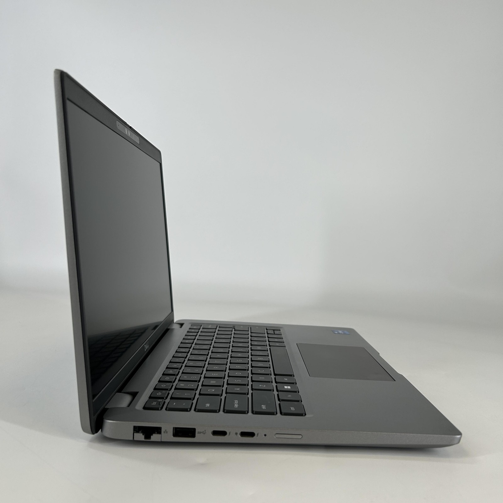Dell Latitude 5440 14 Gray FHD 1.8 GHz i7-1365U 16GB RAM 512GB SSD Excellent