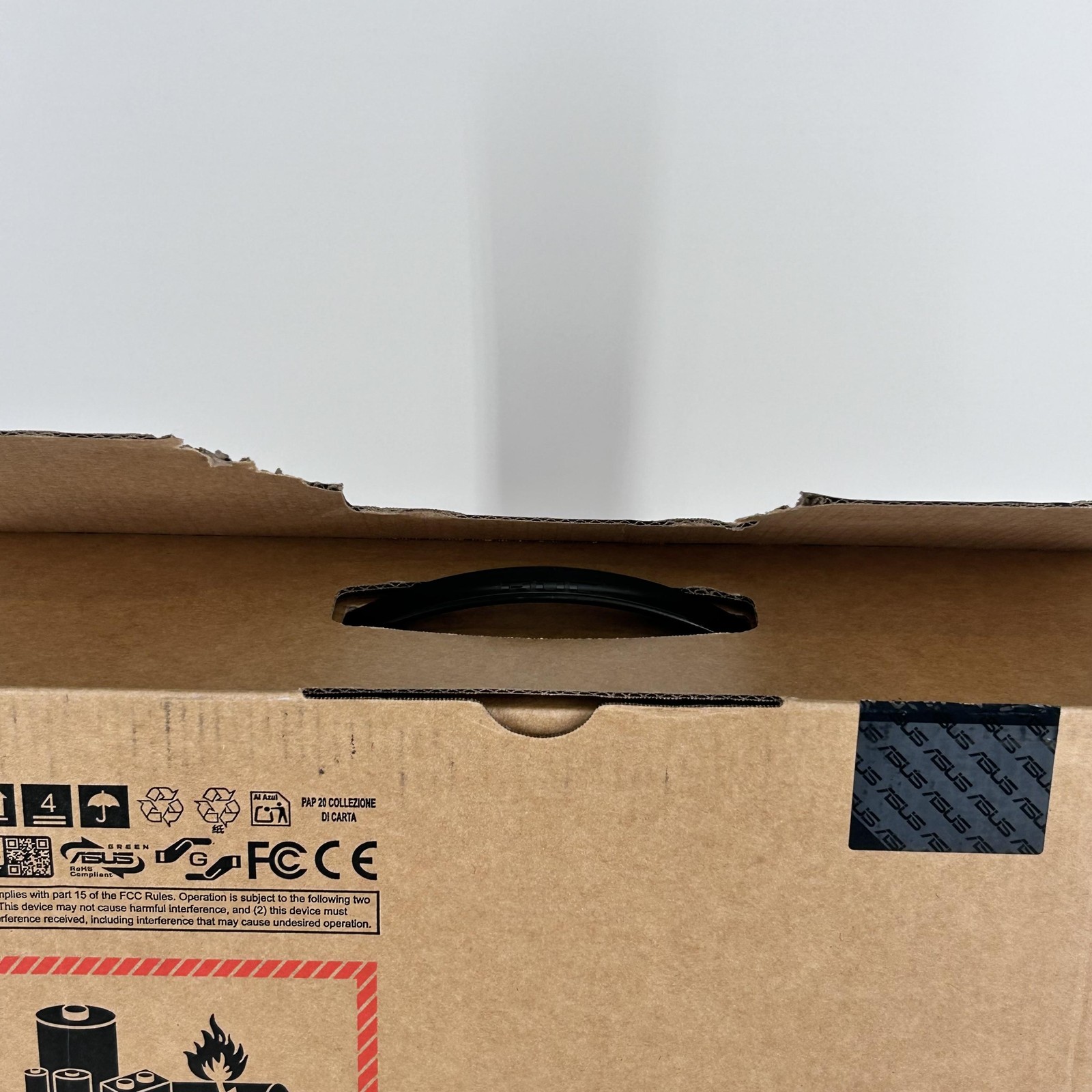 Asus ROG Strix G18 G814 240Hz QHD+ 2.5 GHz Ryzen 9 9955HX 32GB 1TB RTX 5070