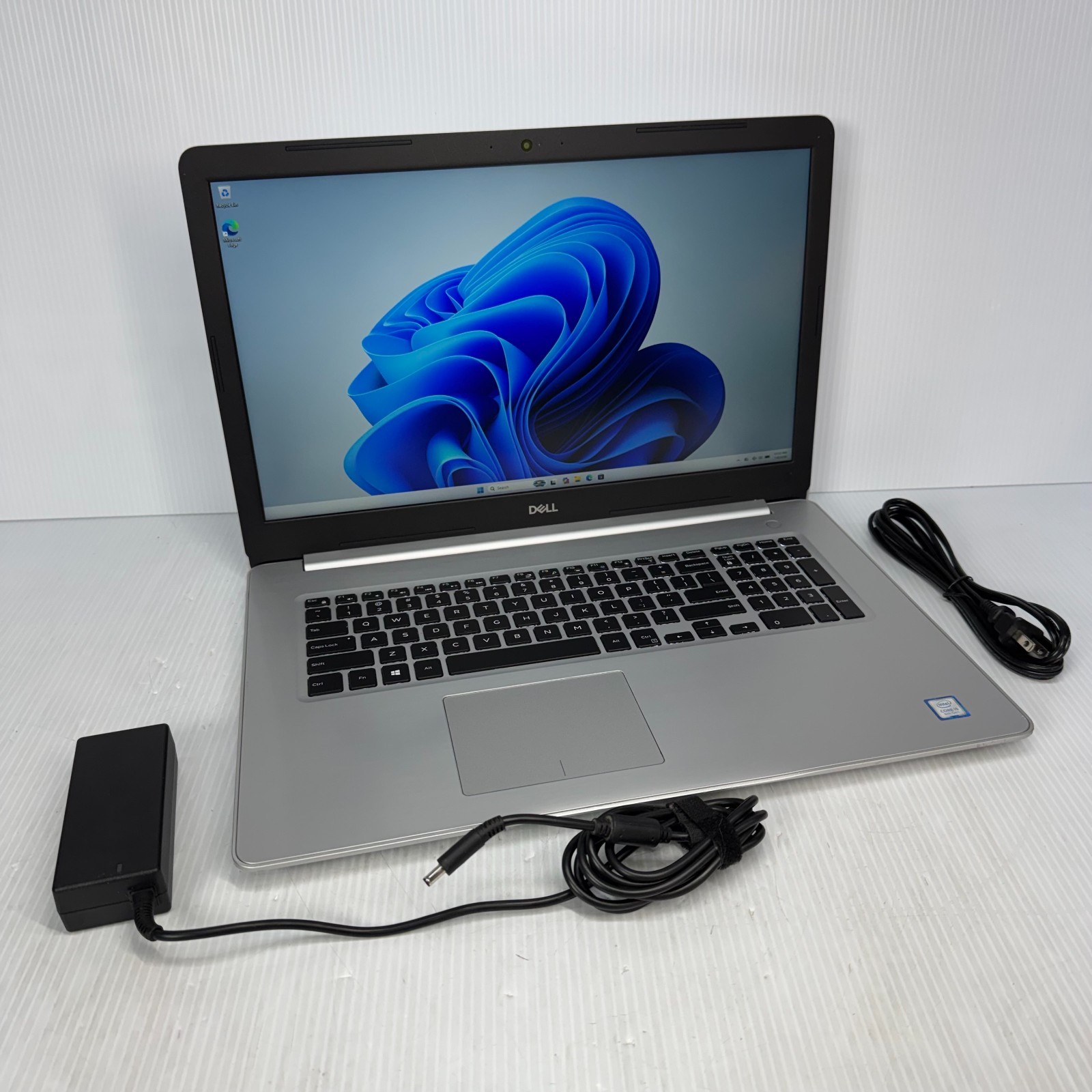 Dell Inspiron 5770 i5-8250U 17.3″ Windows 11 Pro Laptop 128GB SSD 16GB **WEAR**