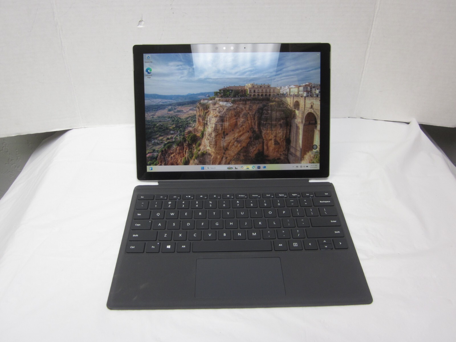 Microsoft Surface Pro 4 1724 I7-6650U @ 2.2GHz 256GB 8GB WIN11PRO READ