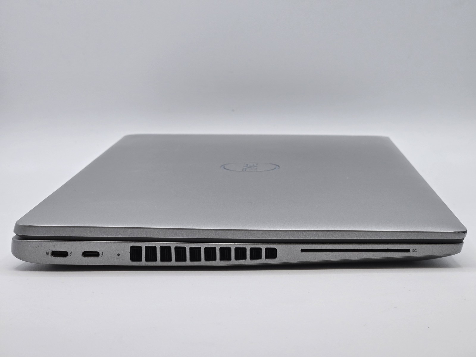 Dell Latitude 5540 15″ FHD 13TH I7-1365U 256GB SSD 32GB W11P IRCam Warranty