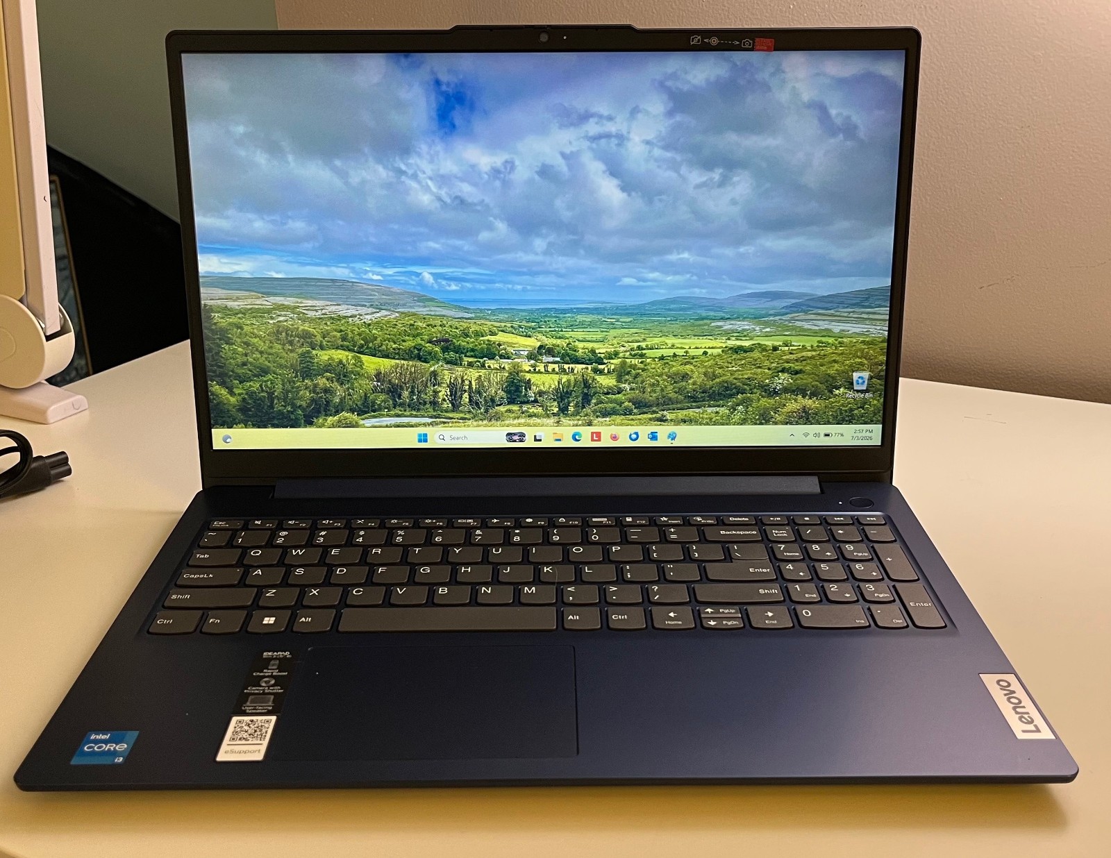 Used Lenovo IdeaPad Slim 3 15.6 Core i3 8GB 256GB Windows 11 Warranty