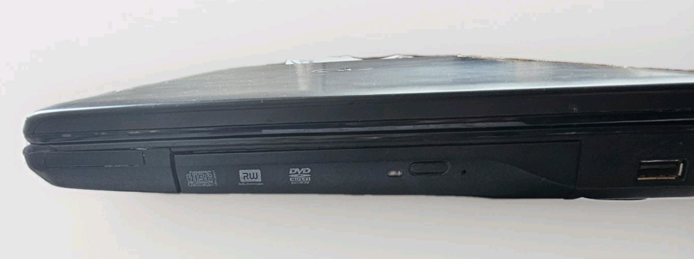 Dell Inspiron 1545 Intel Laptop Pentium Dual-Core T4400 2.2GHz 3GB RAM 160Gb HD